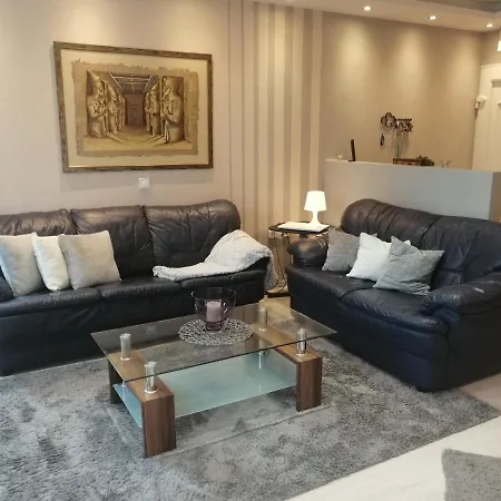 아파트 Edes Otthon